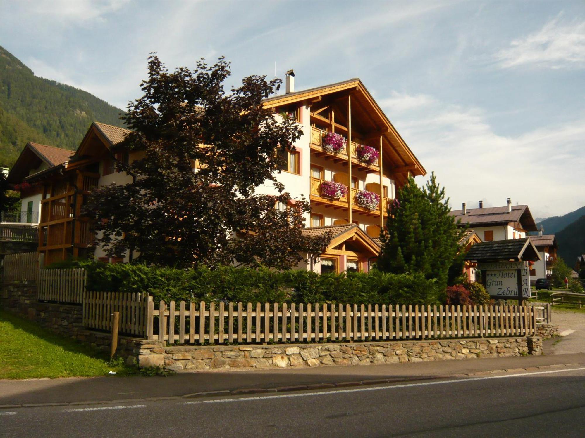 Active Hotel Gran Zebru' Cogolo Εξωτερικό φωτογραφία